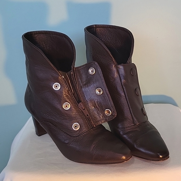 Boston Accent Fine Leather Witch Boots - Picture 4 of 13